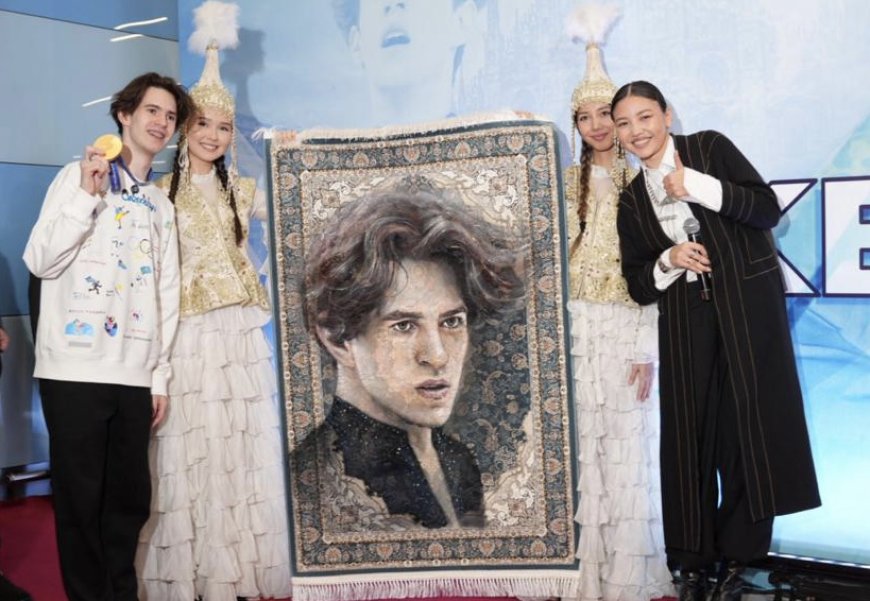 Михаил Шайдоровқа портреті бейнеленген кілем сыйлады