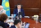 «Қалған үшеуі қайда?»: Бектенов "Бәйтерек" холдингі өкіліне ескерту жасады