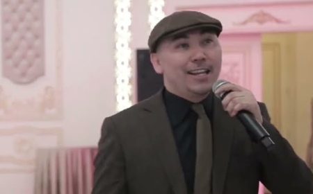 Қарғыс жаударып жатыр: Қажылыққа барып елге қайта алмай қалған асаба үн қатты