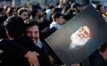 Али Хаменеидің жерлеу рәсімі белгісіз мерзімге шегерілді