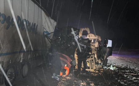 Ақмола облысында жүк көлігі мен жол жөндейтін техника соқтығысты