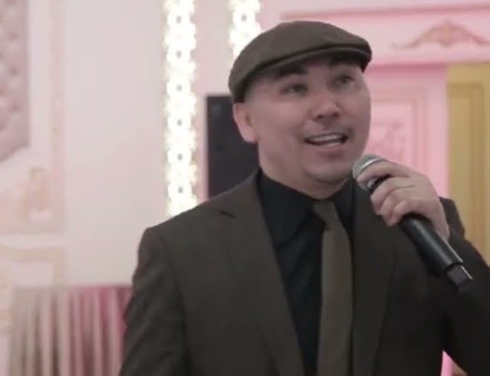 Қарғыс жаударып жатыр: Қажылыққа барып елге қайта алмай қалған асаба үн қатты