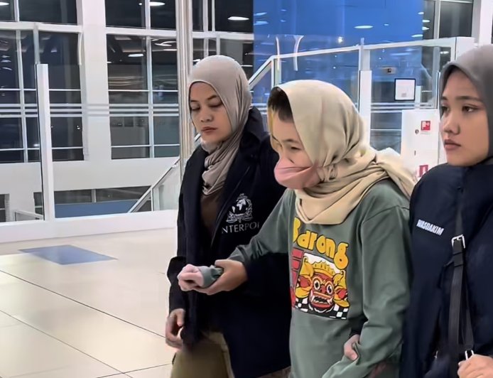 Индонезия Интерполы Сұлтан пен Ақбаянды Қазақстан полициясына тапсыру сәтін жариялады (ВИДЕО)