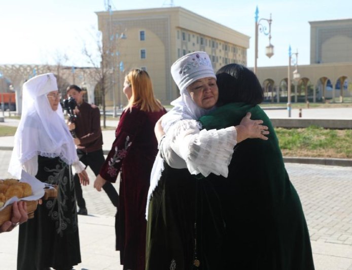 Дәстүр мен тағылым тоғысқан күн: Түркістанда Көрісу мерекесі өтті
