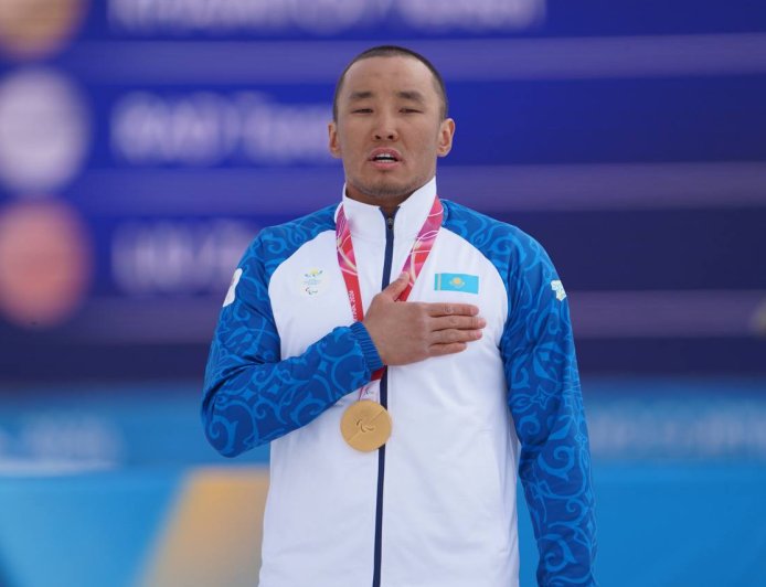 Белгілі кәсіпкер Паралимпиада чемпионы Ербол Хамитовке көлік сыйлады