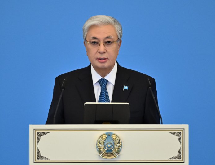 Тоқаев: «Жаңа Конституциямызға сәйкес адал қызмет етуге серт беремін»