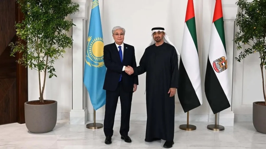 «Қазақстан көмектесуге дайын»: Тоқаев БАӘ президентімен телефон арқылы сөйлесті