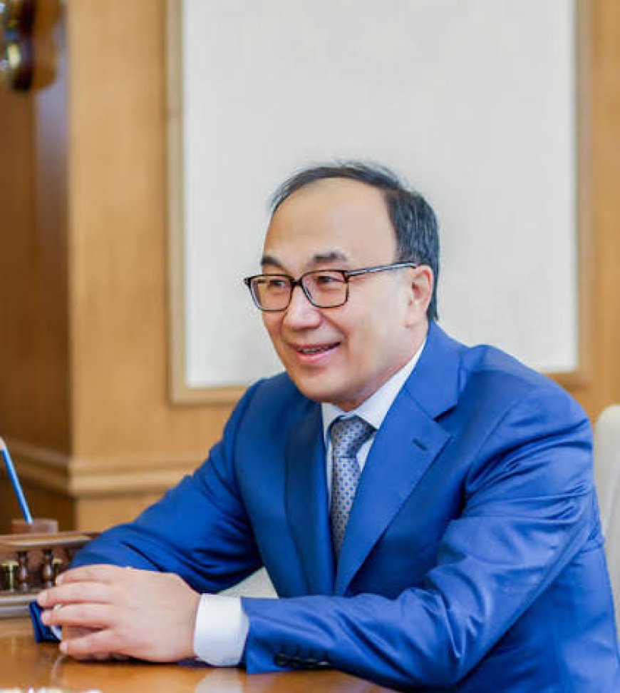 «Олимпиада чемпионы жаттыққан кешенді неге 38 есе арзанға саттыңыз?»: Журналист ЕҰУ ректорынан жауап талап етті