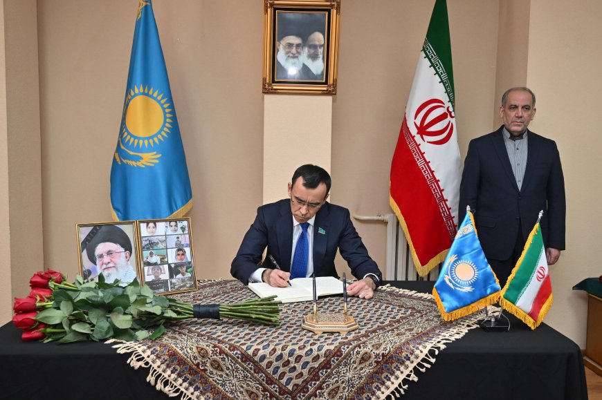 Мәулен Әшімбаев Иранның Қазақстандағы елшілігіне барып, көңіл айтты