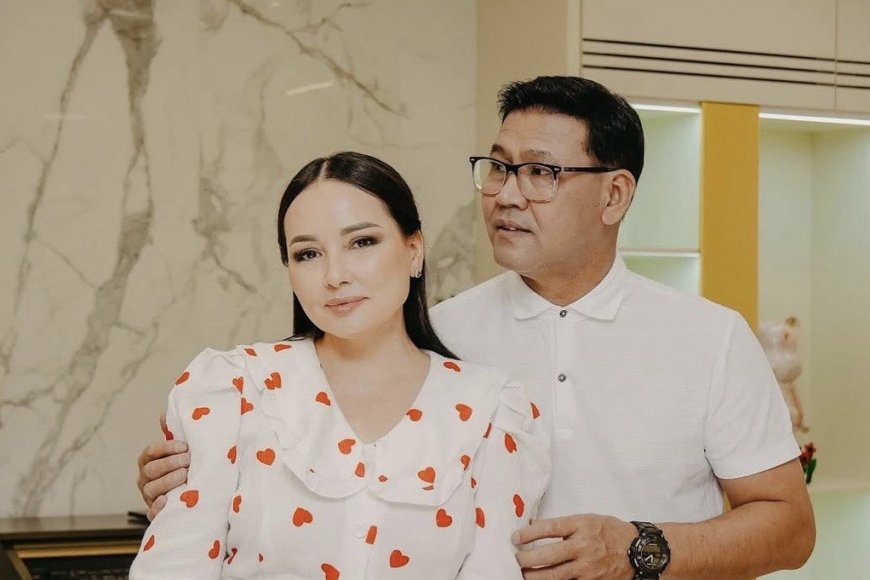 «Жылап отырмын»: Жазира мен Жанболат аман-есен елге жетті (ВИДЕО)