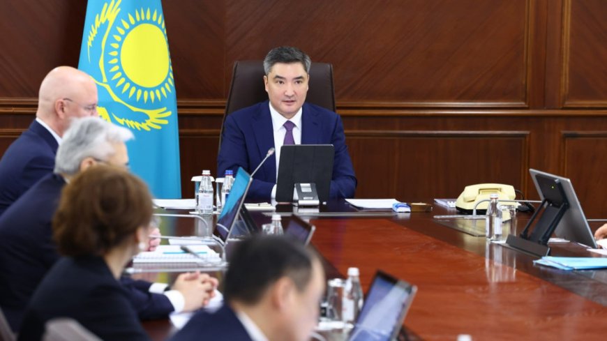 «Қалған үшеуі қайда?»: Бектенов "Бәйтерек" холдингі өкіліне ескерту жасады