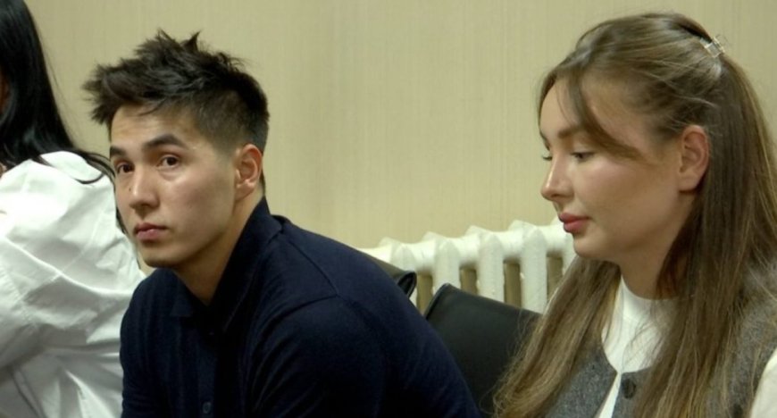 Астанада блогер Жанәбіловтардың соты өтіп жатыр