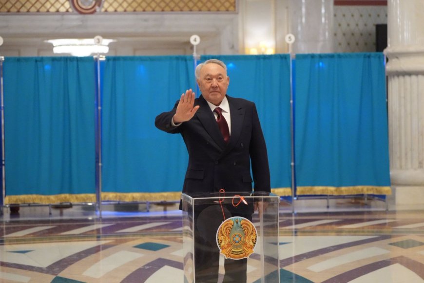 Тұңғыш президент Нұрсұлтан Назарбаев референдумда таңдауын жасады
