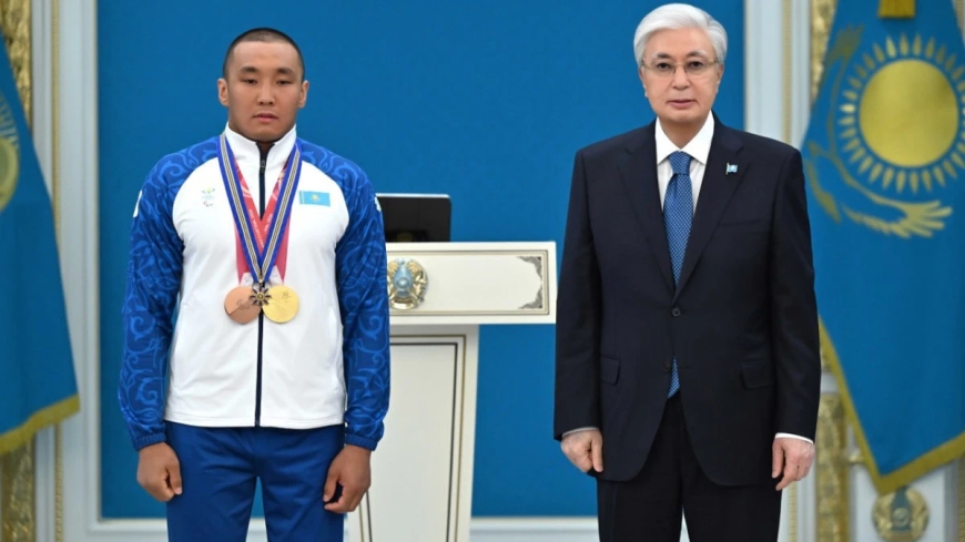 Тоқаев Паралимпиада ойындарының чемпионы Ербол Хамитовты марапаттады