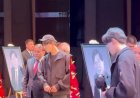 «Тектілігі ғой»: Димаш Құдайберген Шахановты ақтық сапарға шығарып салуға арнайы келді (ВИДЕО)
