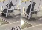 Алматыда жас жігіт аялдамада тұрған зейнеткер әйелді аяусыз ұрып-соққан (ВИДЕО)