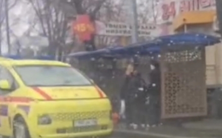 Өскеменде трамвай аялдамасында ер адам қайтыс болды