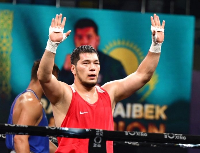 Президент Азия чемпионатында топ жарған боксшыларды құттықтады