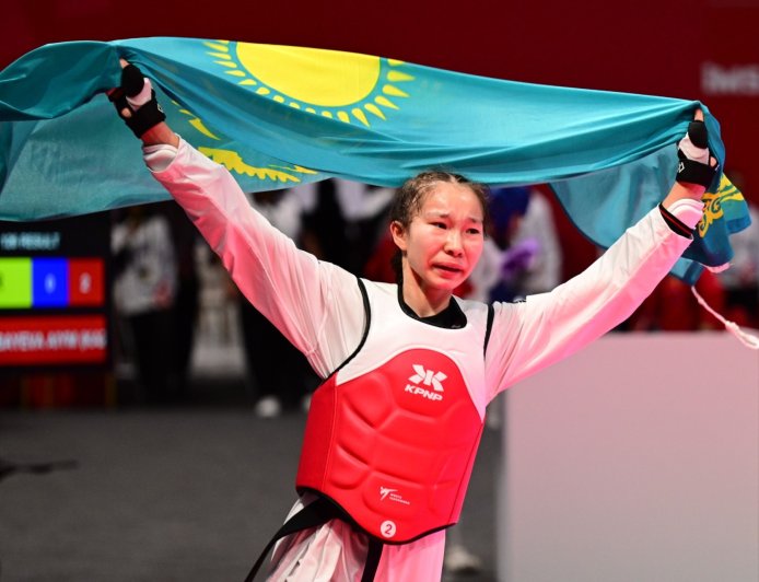 «20жыл күткен тарихи жеңіс»: Таэквондошы Айым Серікбаева әлем чемпионы атанды