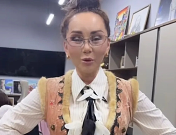 «Қыз Жібек» қамзолы төңірегіндегі дау: Баян Алагөзова жауап берді