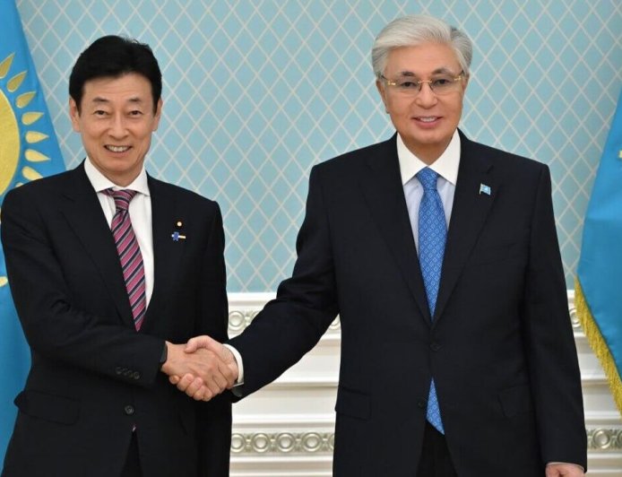 Тоқаев Жапония парламентінің өкілін «Достық» орденімен марапаттады