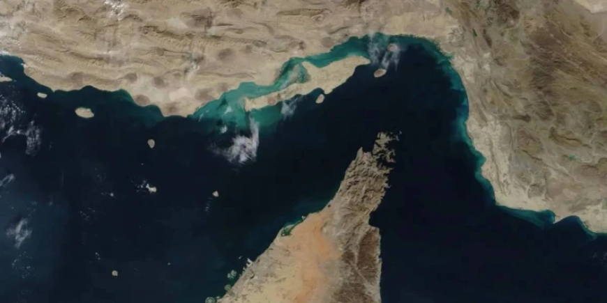 Таяу Шығыстағы  шиеленіс: Иран Ормуз бұғазын қайта жапты