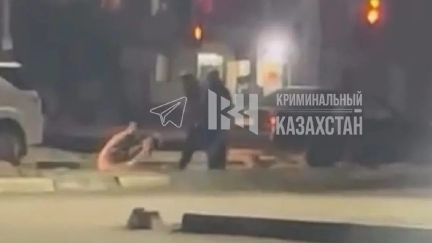 Ұлытау облысында ер адам көшеде соққыға жығылды