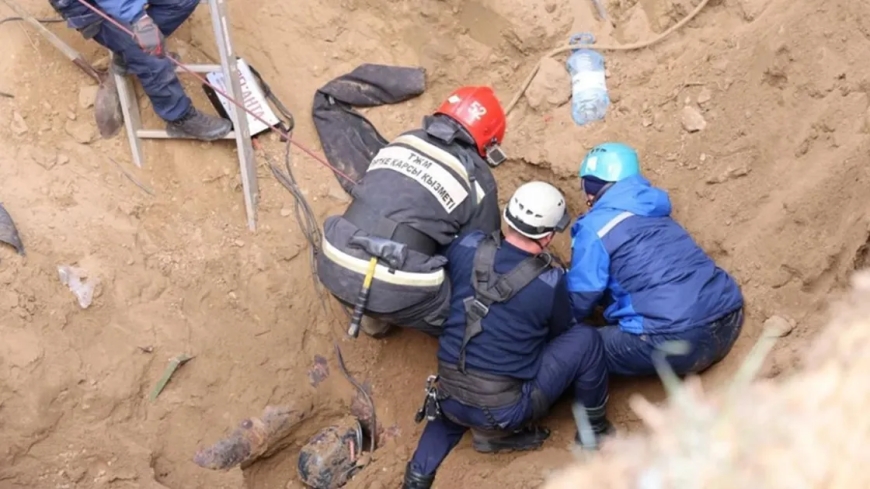 Павлодарда екі жұмысшыны топырақ басып қалды