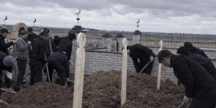 Астанадағы өрттен  көз  жұмған үш баланың жерлеу рәсімі өтті (ФОТО)