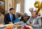 Алматы әкімі Олжас Сүлейменовті Президенттің атынан арнайы құттықтап барды