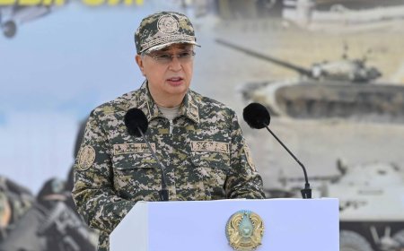 Тоқаев Отан қорғаушылар күнімен құттықтады