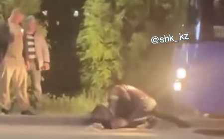 Шахтинск қаласында автобус жүргізушісі мен жолаушы төбелесті