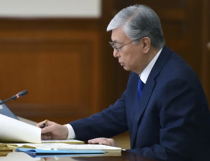 Президент мемлекеттік қызмет туралы заңға қол қойды