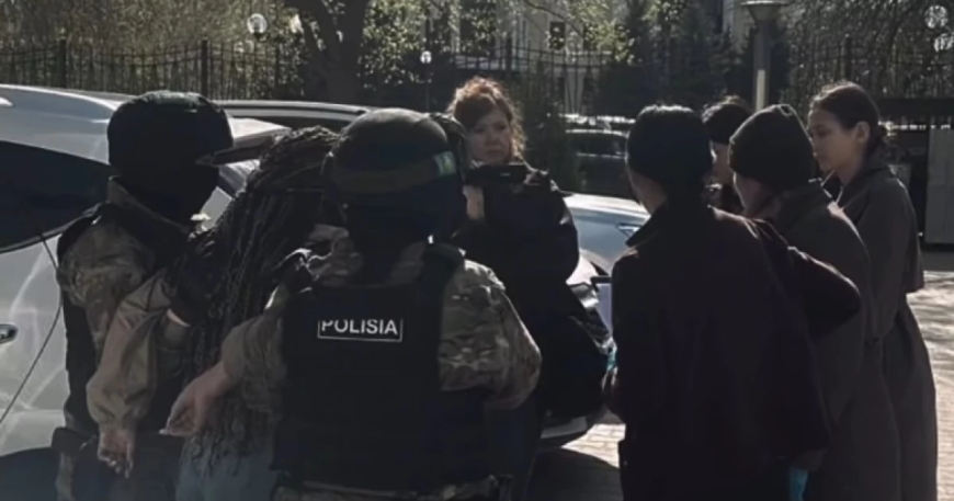 «500 мың талап еткен»: БҚО-да ер адамды суреттерімен бопсалаған әйел ұсталды