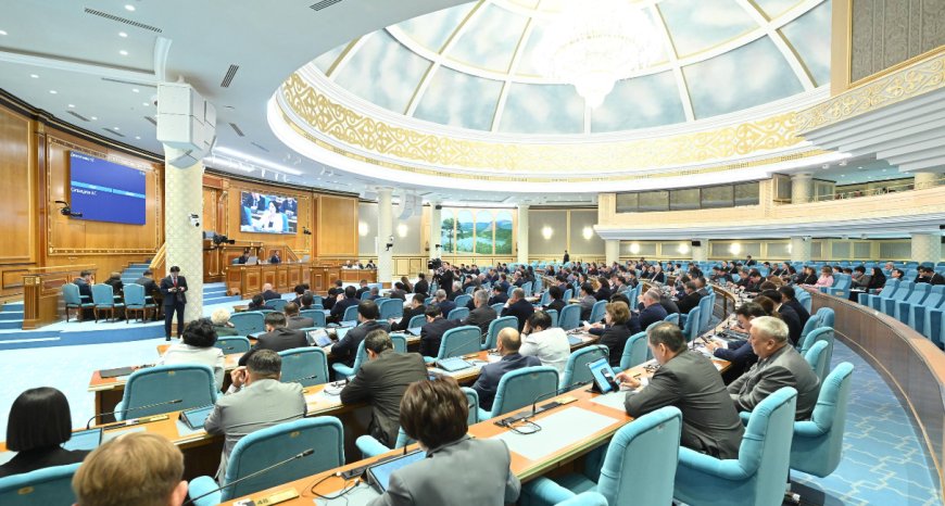 Парламент «Президент туралы» конституциялық заң қабылдады