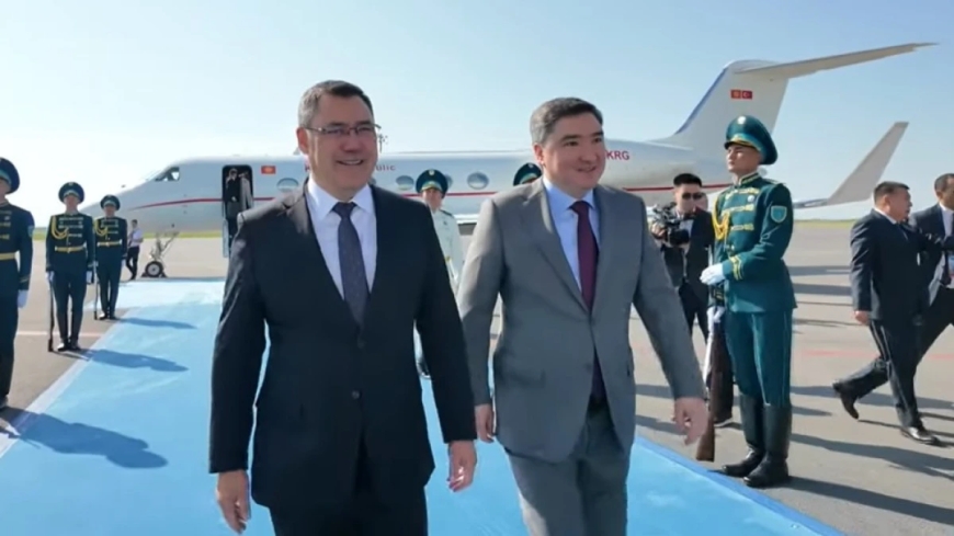 Садыр Жапаров ЕАЭО саммитіне қатысу үшін Астанаға келді