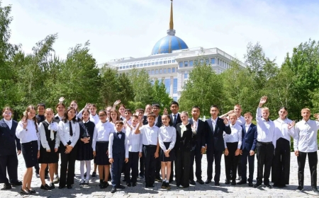 Еліміздің әр өңірінен келген 100 оқушы Ақорданы аралады