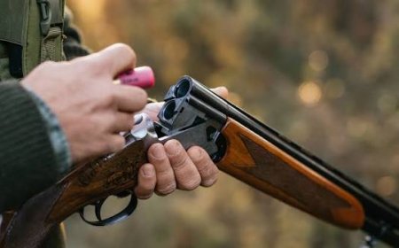 Семейде қарумен жүрген ер адам елдің зәресін алды