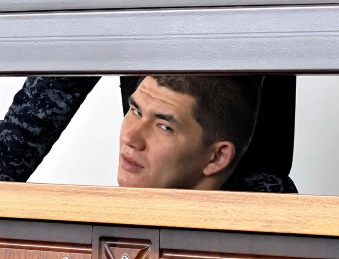 «Ақбаян басқа әйелмен ұстап алған»: сотта Сұлтан Сәрсемәлиевтің жүрісі сөз болды
