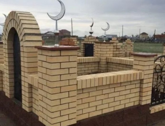 Павлодарда зират күзетшісін бірнеше жерден пышақтап тастаған