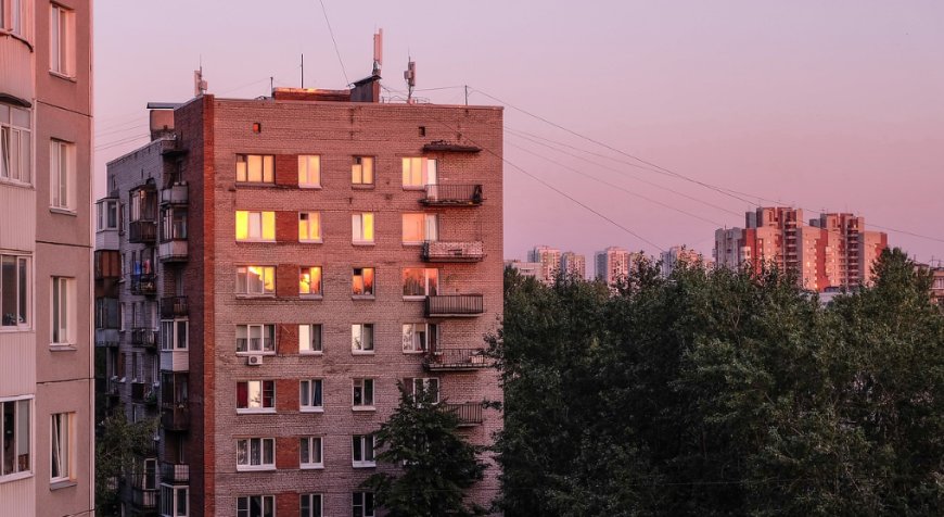 Алматы тұрғыны бесінші қабаттан құлап көз жұмды