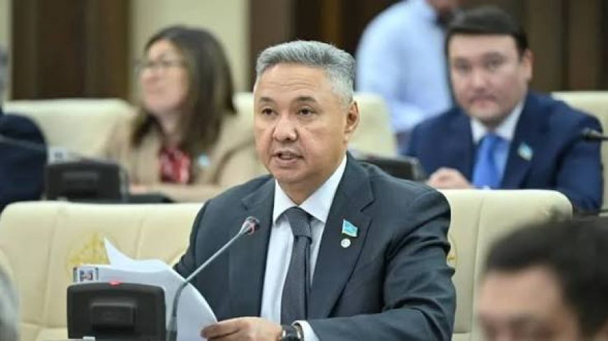 Азат Перуашев өз өкілеттігін тоқтататынын мәлімдеді