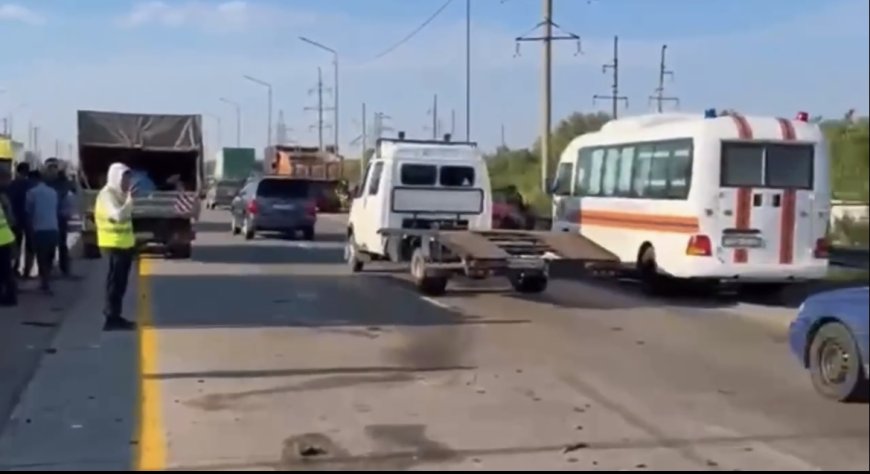 Алматы облысында жантүршігерлік жол апатынан бір отбасының үш адамы ажал құшты