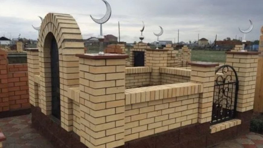 Павлодарда зират күзетшісін бірнеше жерден пышақтап тастаған