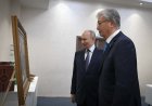 Мемлекет басшысы Путинге ерекше символдық сыйлық тарту етті
