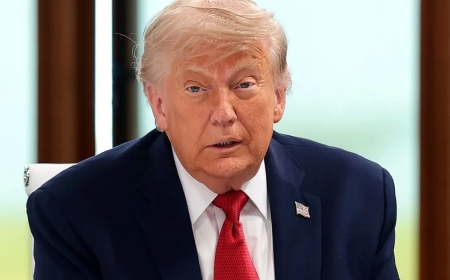 «Опасыздық жасап келді»: Трамп Канадаға неліктен 50 пайыздық салық салғанын түсіндірді