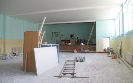 Петропавлда мектепте жөндеу жұмыстары кезінде екі әйел биіктен құлап кетті