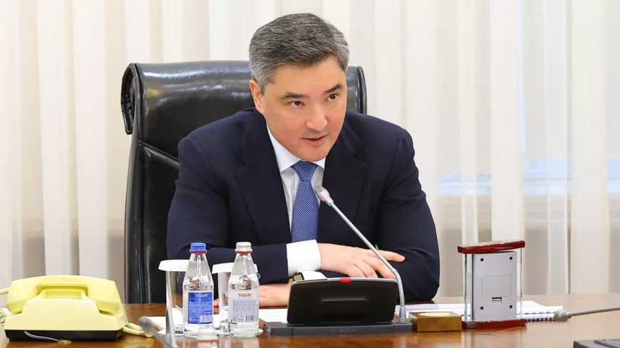 «Сізден басқаның бәрі кінәлі сияқты»: Бектенов әкімге қатаң ескерту жасады