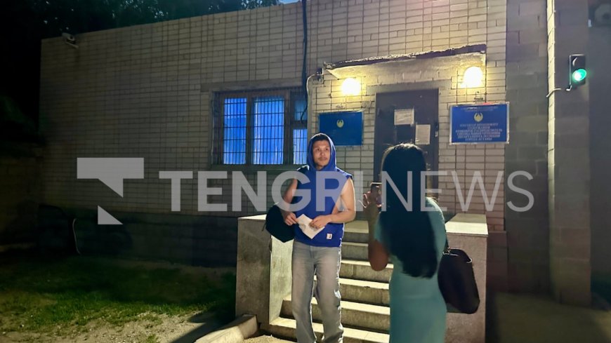 «Болары болды»: Данияр Елеусінов бостандыққа шықты
