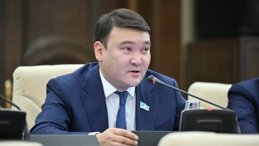 «МузАрт тобына ескерткіш қою керек»: экс-депутат күтпеген ұсыныс айтты